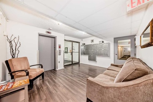 305-10838 108 Street Nw, Edmonton, AB 