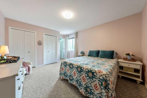 19 Drake Landing Way, Okotoks, AB 