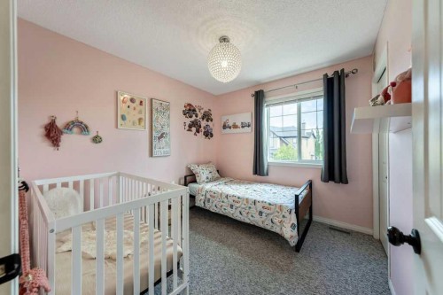 19 Drake Landing Way, Okotoks, AB 