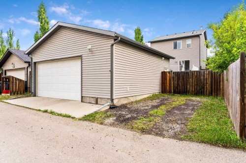 19 Drake Landing Way, Okotoks, AB 