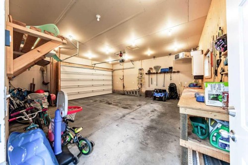 19 Drake Landing Way, Okotoks, AB 