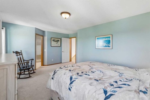132 Hidden Ranch Crescent Nw, Calgary, AB 