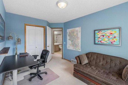 132 Hidden Ranch Crescent Nw, Calgary, AB 