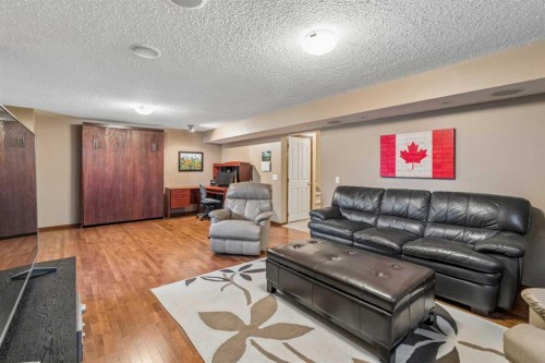 132 Hidden Ranch Crescent Nw, Calgary, AB 