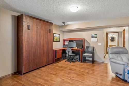 132 Hidden Ranch Crescent Nw, Calgary, AB 