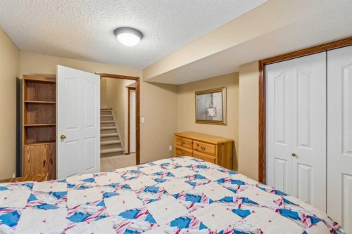 132 Hidden Ranch Crescent Nw, Calgary, AB 