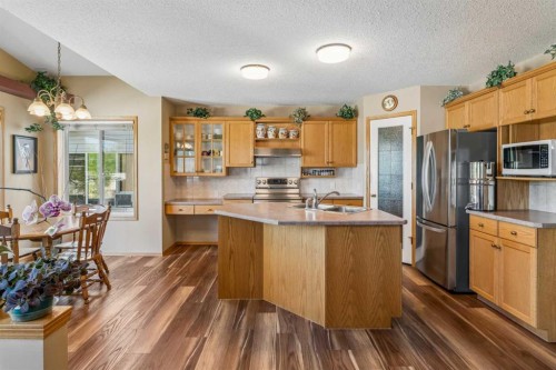 132 Hidden Ranch Crescent Nw, Calgary, AB 