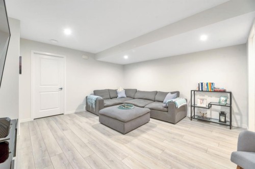 836 Seton Circle Se, Calgary, AB 