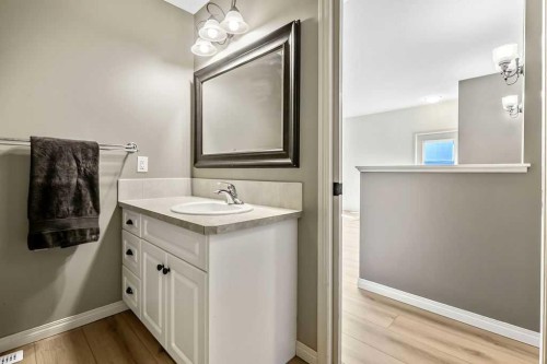 1013 3Rd Avenue Sw, Diamond Valley, AB 