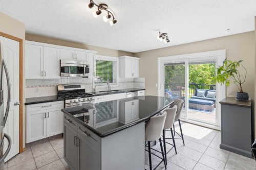 142 Riverview Circle Se, Calgary, AB 