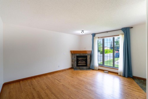 8-120 Ross Avenue, Cochrane, AB 