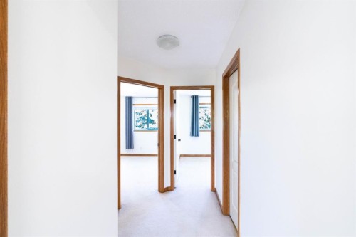 8-120 Ross Avenue, Cochrane, AB 