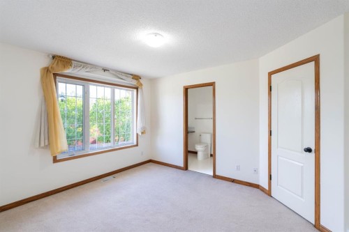 8-120 Ross Avenue, Cochrane, AB 