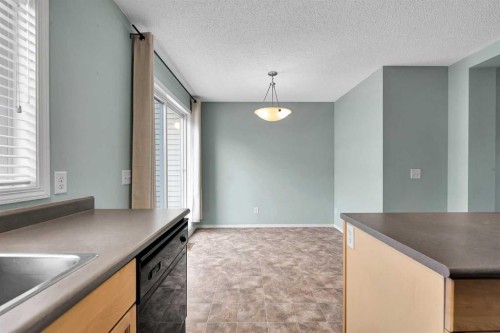 207 Mckenzie Towne Gate Se, Calgary, AB 