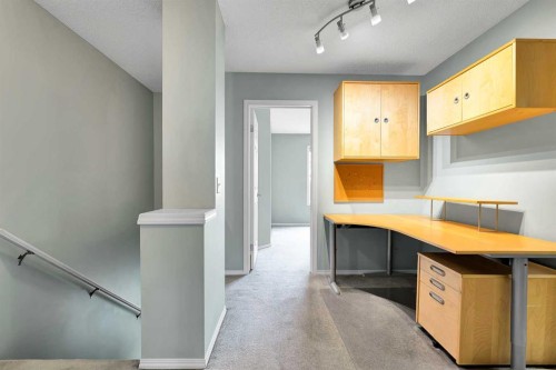 207 Mckenzie Towne Gate Se, Calgary, AB 