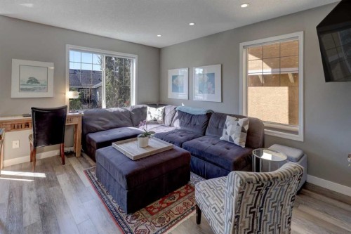 35 Hidden Creek Rise Nw, Calgary, AB 