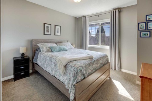 35 Hidden Creek Rise Nw, Calgary, AB 