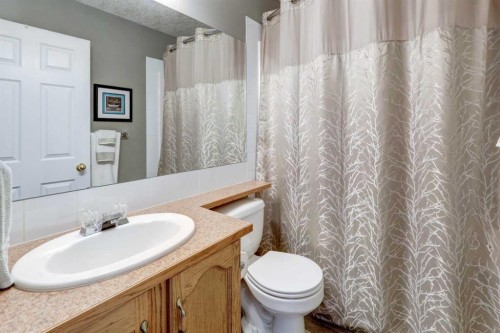 35 Hidden Creek Rise Nw, Calgary, AB 