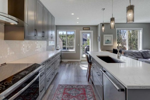 35 Hidden Creek Rise Nw, Calgary, AB 