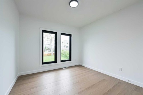 4940 45 Street Sw, Calgary, AB - Indoor Photo Showing Other Room