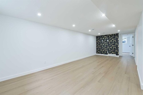 4940 45 Street Sw, Calgary, AB - Indoor