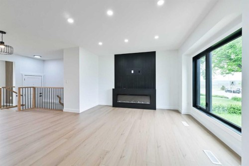 4940 45 Street Sw, Calgary, AB - Indoor