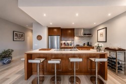 201-2124 17 Street SWCalgary, AB T2T 4M4