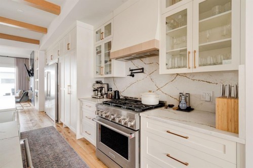 2440 31 Avenue Sw, Calgary, AB 