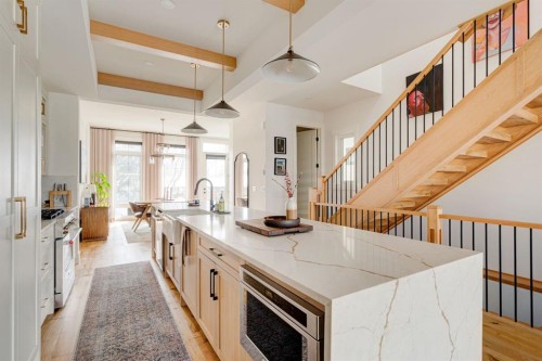 2440 31 Avenue Sw, Calgary, AB 