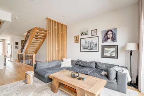 2440 31 Avenue Sw, Calgary, AB 