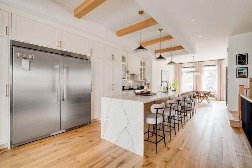 2440 31 Avenue Sw, Calgary, AB 