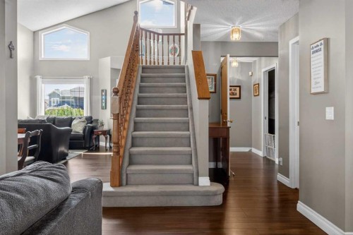 210 Douglas Ridge Place Se, Calgary, AB 