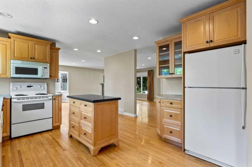 10731 Maplebend Drive Se, Calgary, AB 