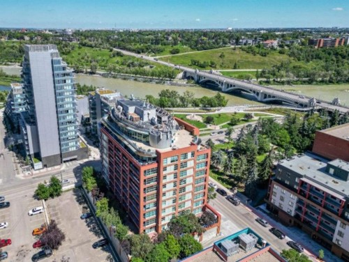 902-205 Riverfront Avenue SW Calgary, AB T2P 5K4