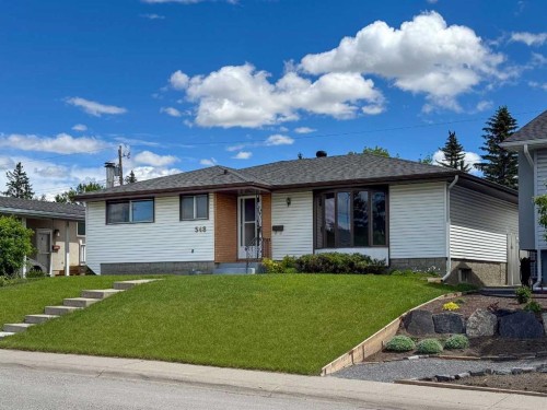 548 Mcintosh Road NE Calgary, AB T2E 5Z3