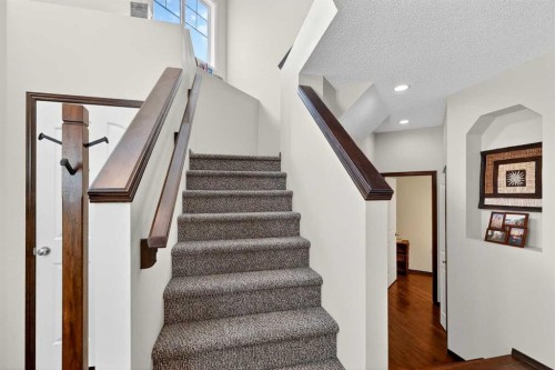 490 New Brighton Drive Se, Calgary, AB 