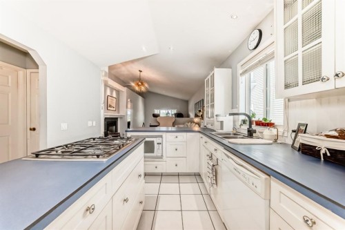 307 Mt Lorette Place Se, Calgary, AB 