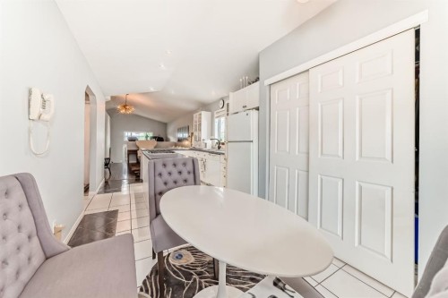 307 Mt Lorette Place Se, Calgary, AB 