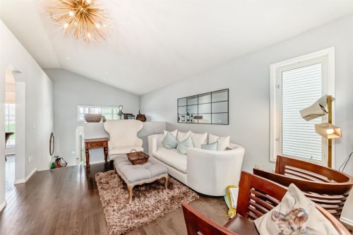 307 Mt Lorette Place Se, Calgary, AB 
