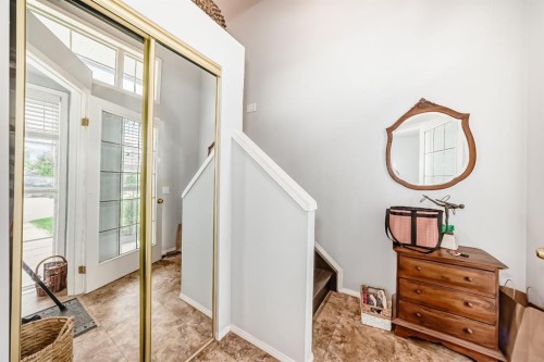 307 Mt Lorette Place Se, Calgary, AB 