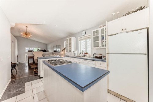 307 Mt Lorette Place Se, Calgary, AB 