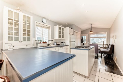 307 Mt Lorette Place Se, Calgary, AB 