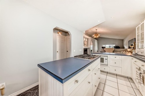 307 Mt Lorette Place Se, Calgary, AB 