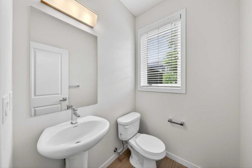 4 Walden Walk Se, Calgary, AB 