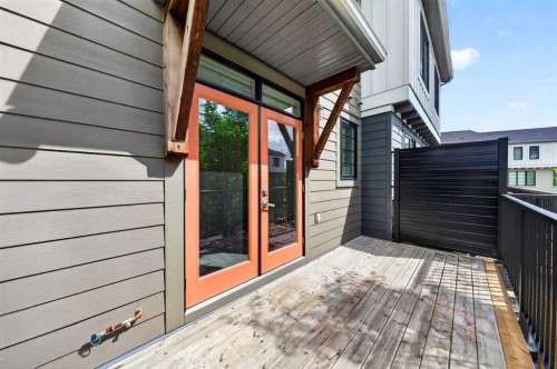 4 Walden Walk Se, Calgary, AB 
