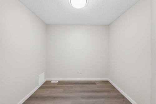 4 Walden Walk Se, Calgary, AB 