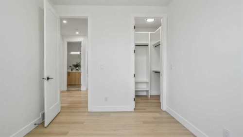8926 34 Avenue, Calgary, AB 