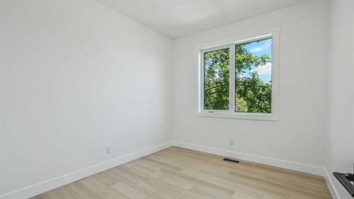 8926 34 Avenue, Calgary, AB 