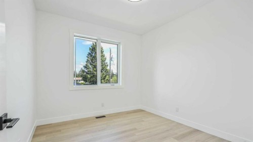 8926 34 Avenue, Calgary, AB 