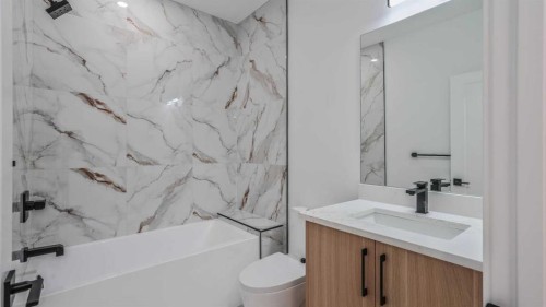 8926 34 Avenue, Calgary, AB 